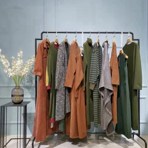 【韩流代理免费加盟女装女装品牌折扣店太平鸟衣服批发市场进货】- 